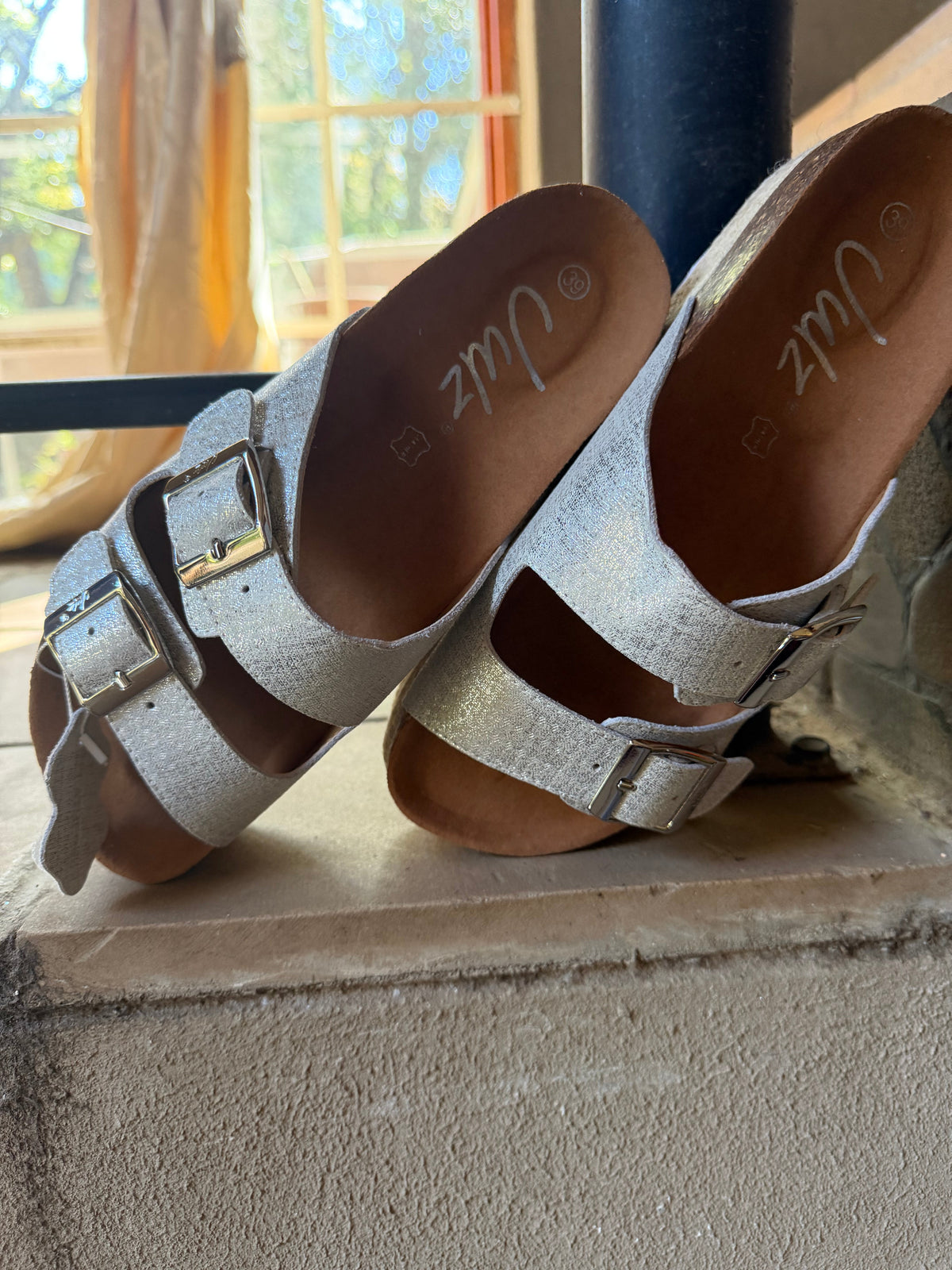Chicago textured silver julz sandal