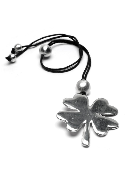 Clover pendant