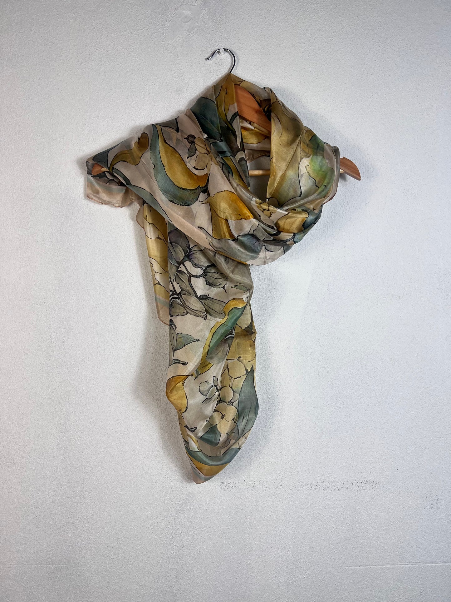 Portret Katier Scarves