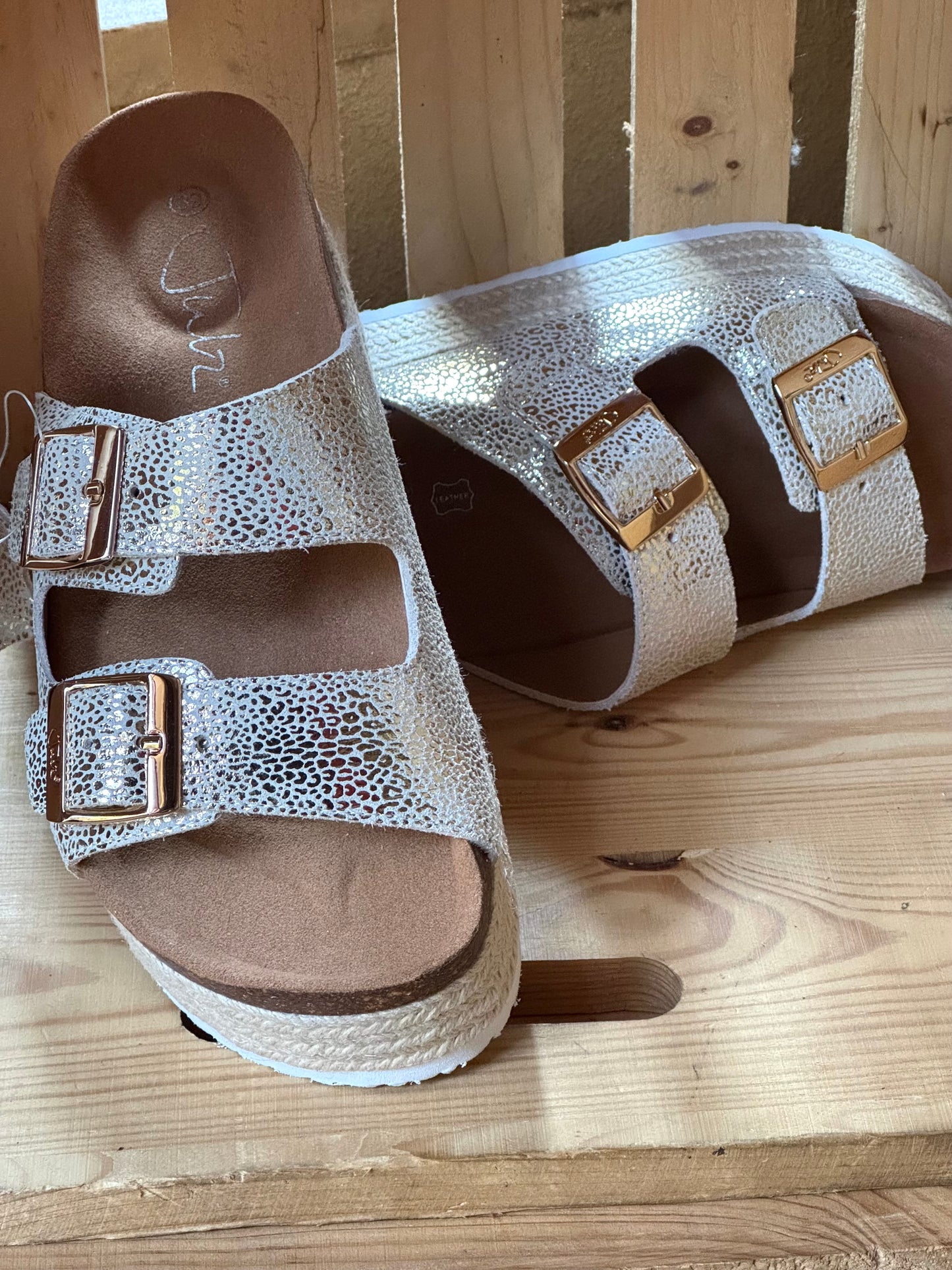 Metallic gold Julz