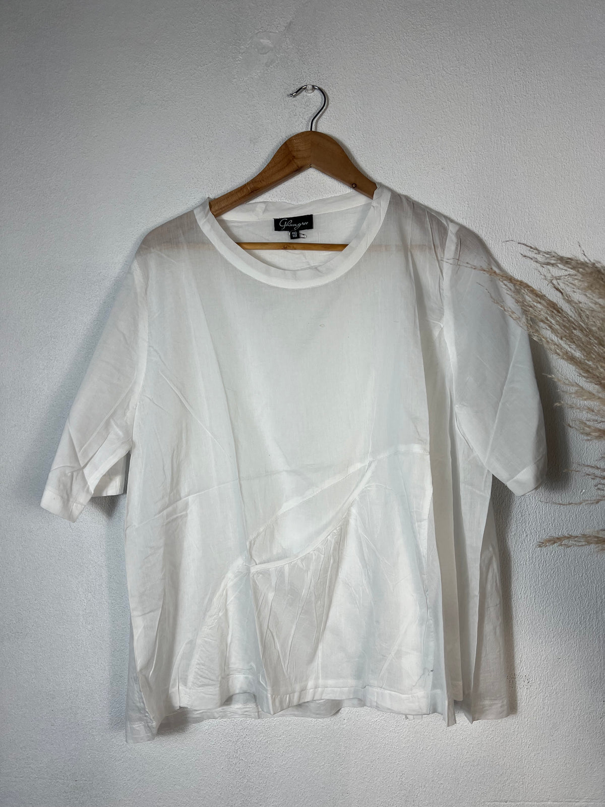 Yashvee Top White