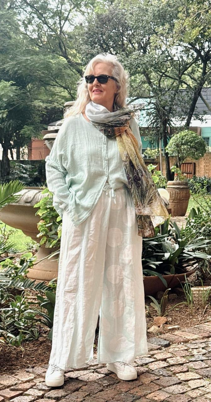 Portret Katier Scarves