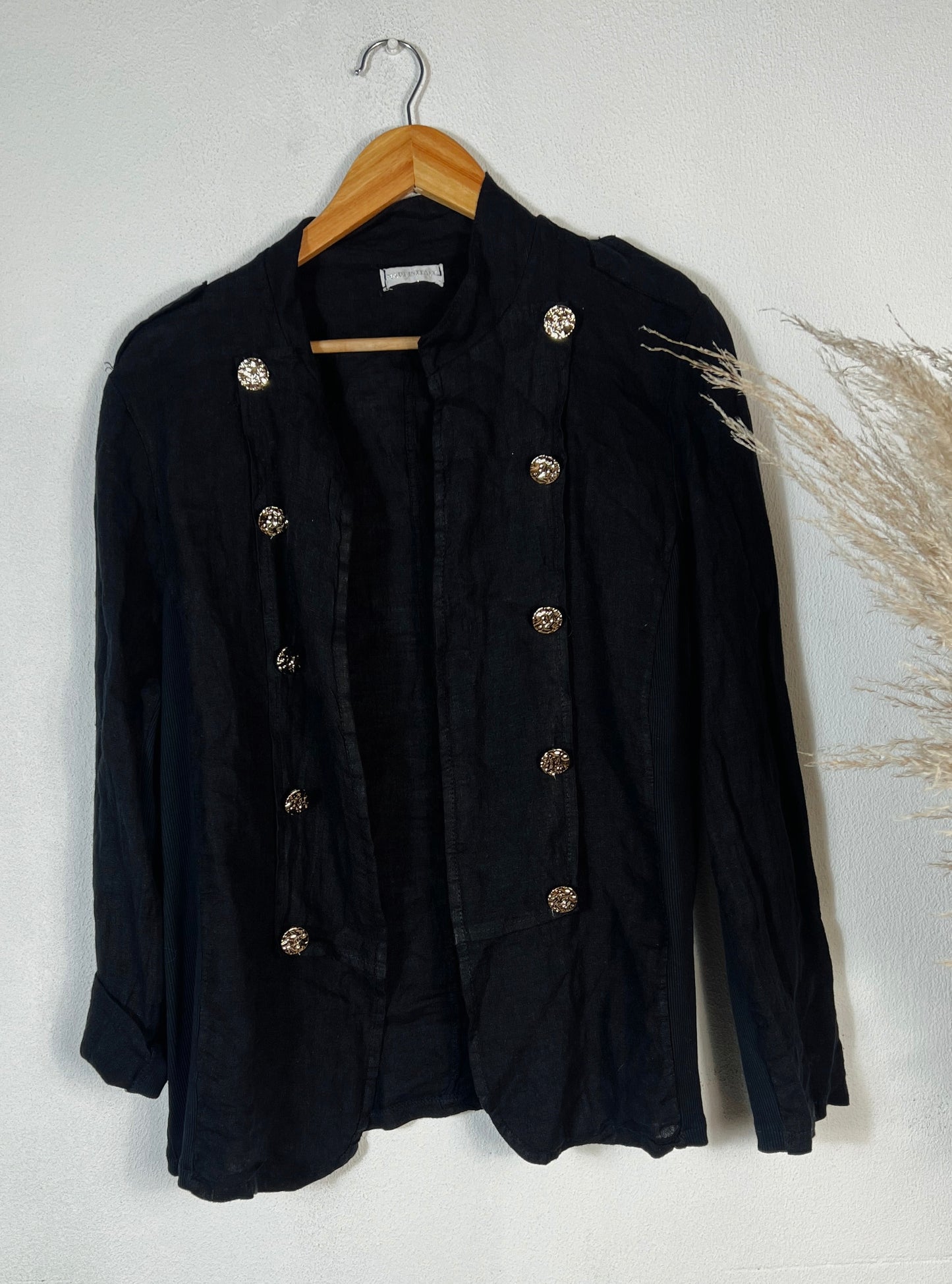 Vega Linen Over Black
