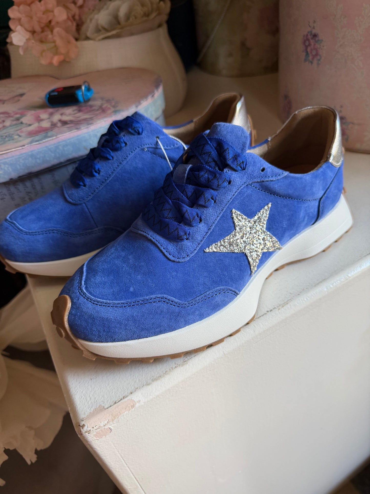 Hunter blue sneaker