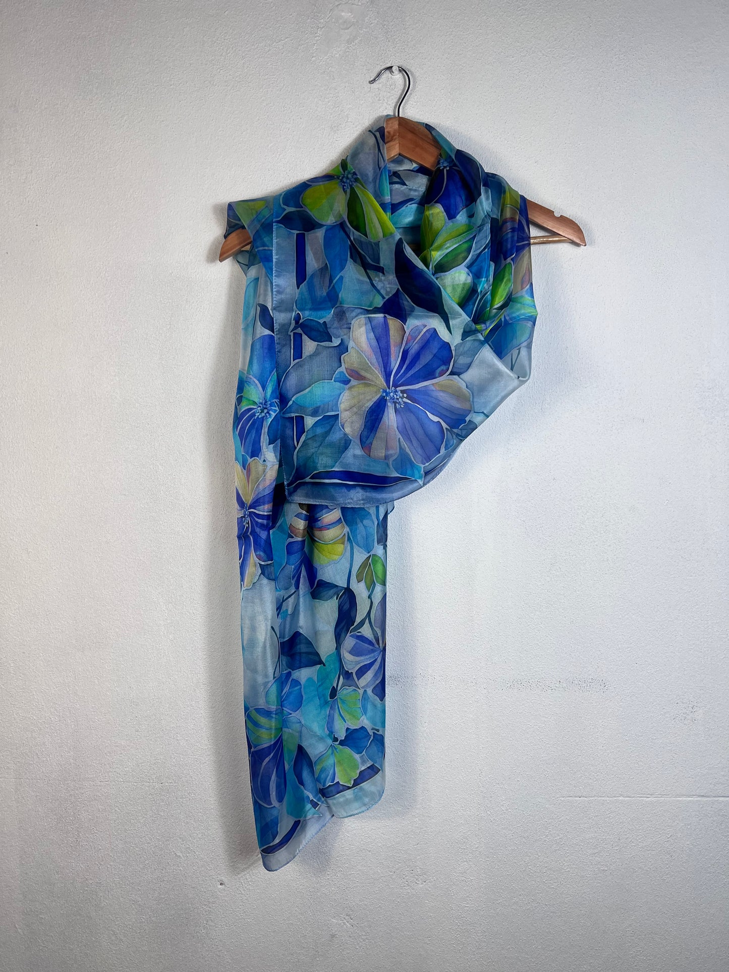 Portret Katier Scarves