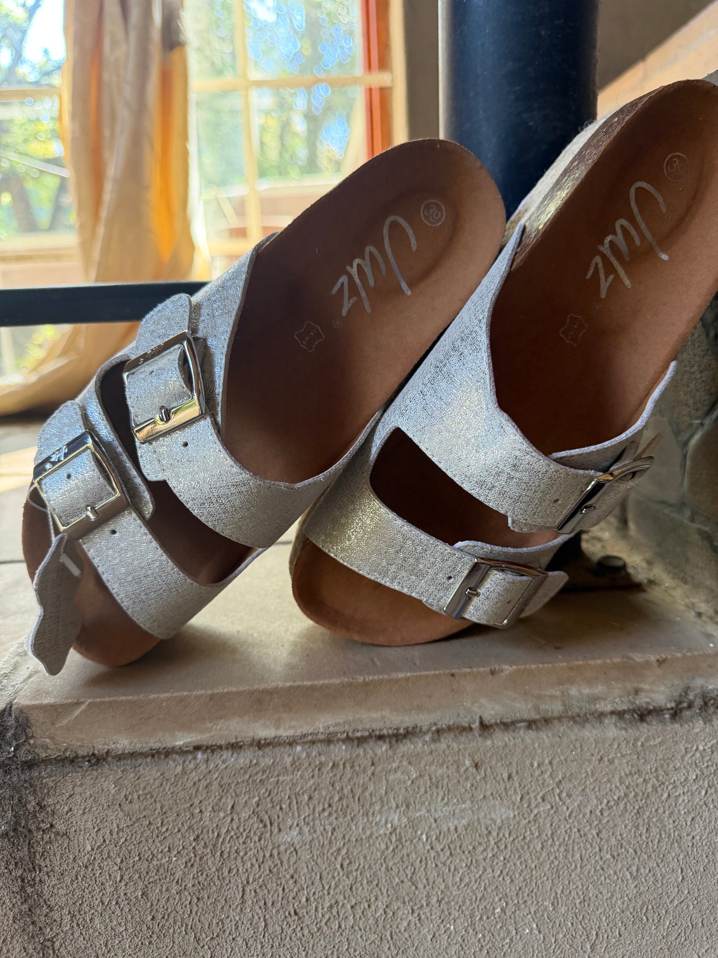 Chicago textured silver julz sandal