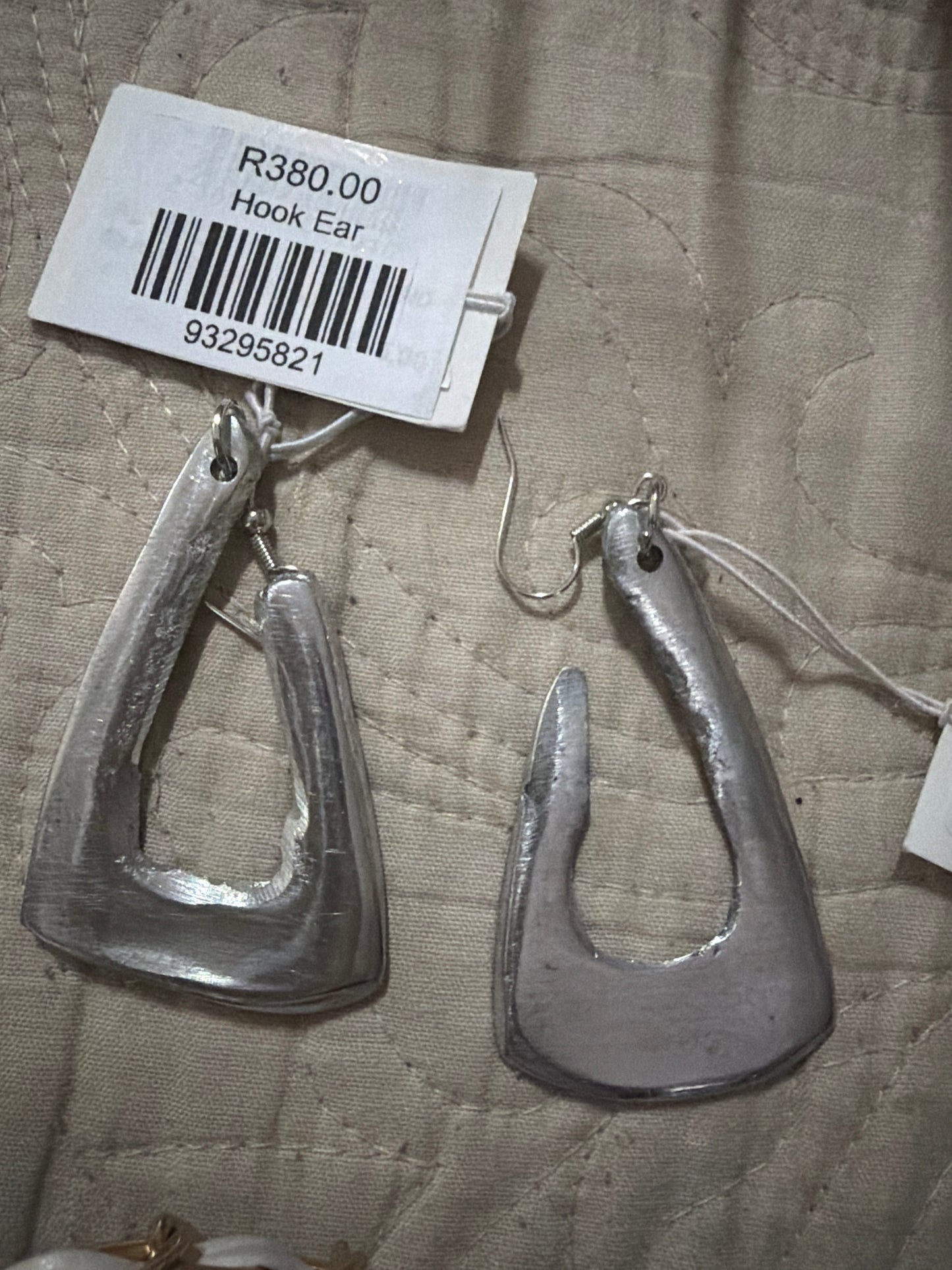 Hook Ear