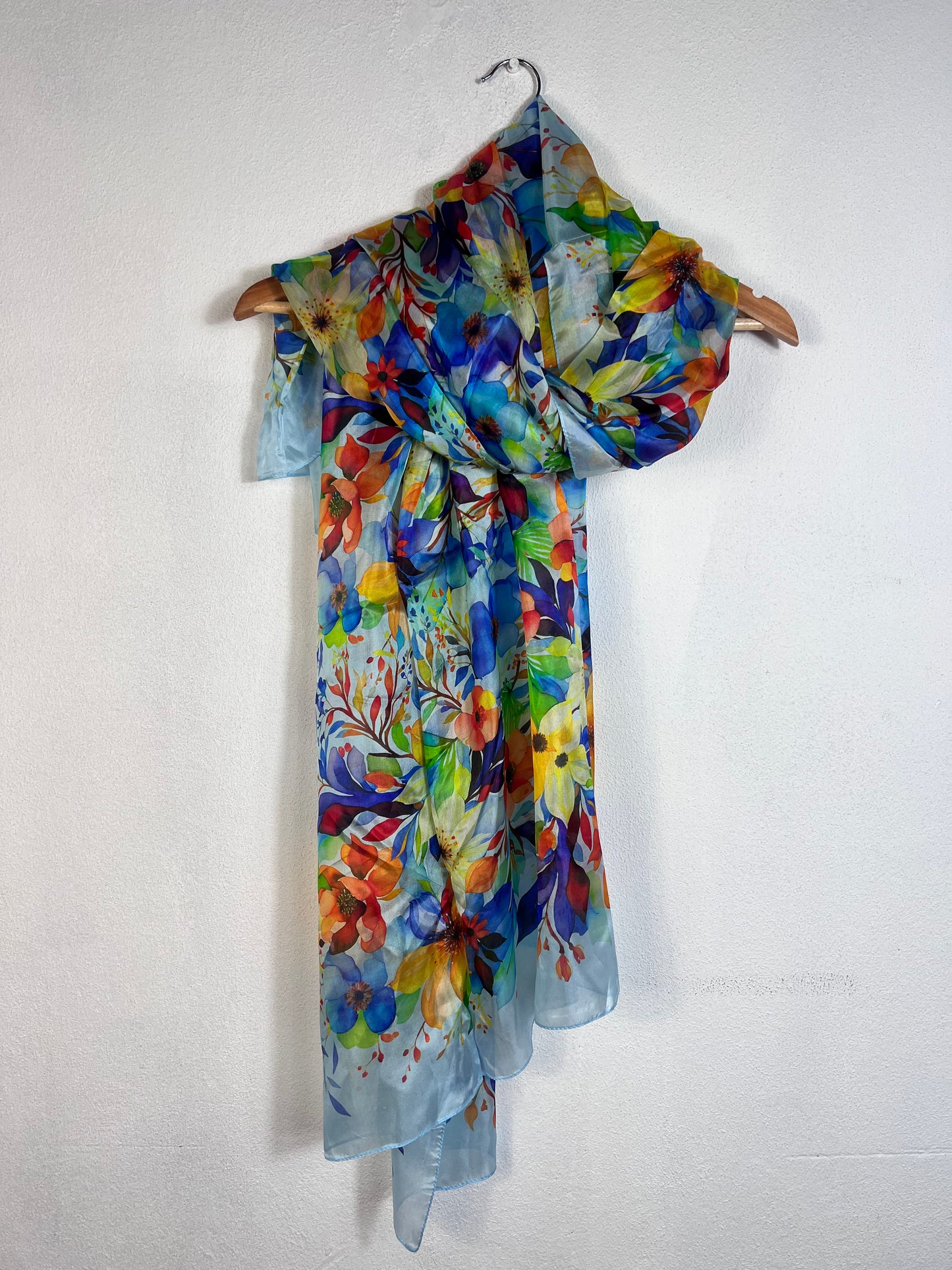 Portret Katier Scarves