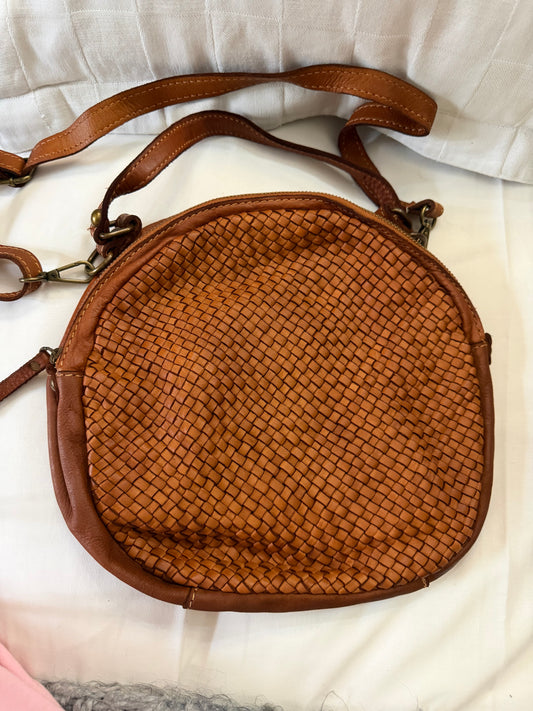 Round leather bag