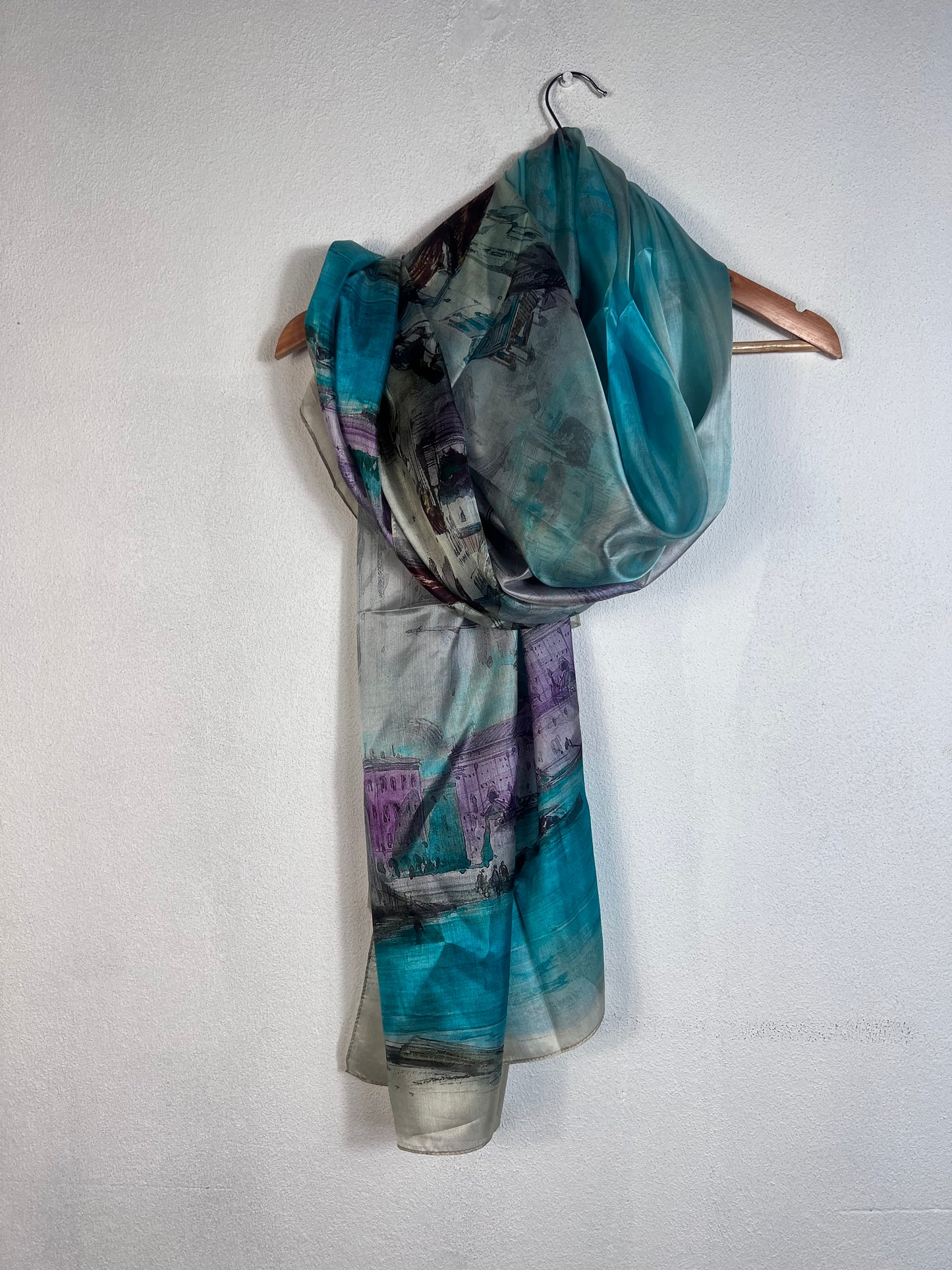 Portret Katier Scarves