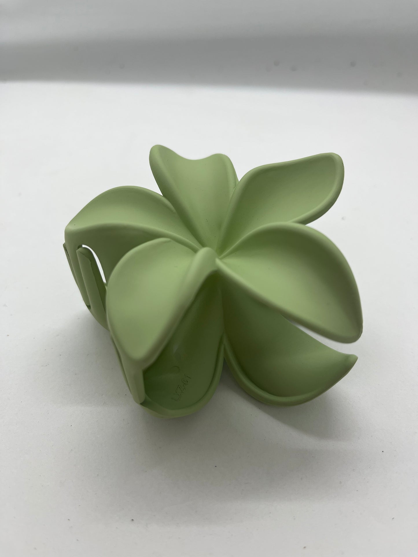 Laura Clip Big