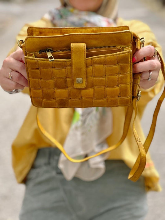 Bella leather bag
