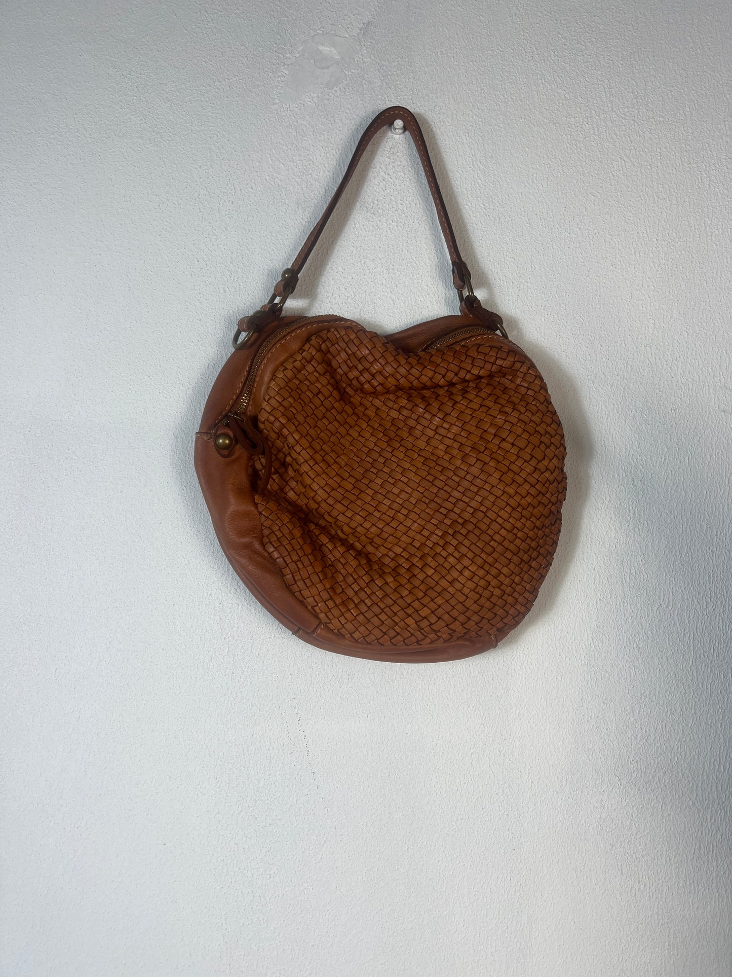 Round leather bag