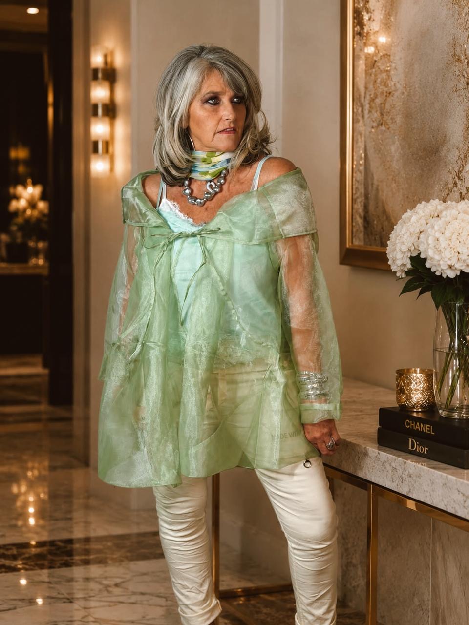 Yuviana Over  Mint