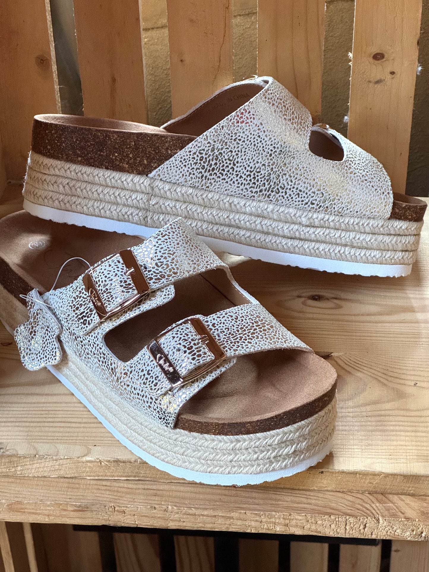Metallic gold Julz